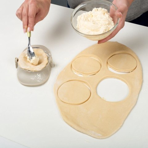 Forma do Pierogów NAVA MISTY Pierogownica 8 cm Tworzywo Beżowa do Zmywarki