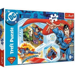 Trefl: Puzzle 300el. - Niezniszczalny Superman