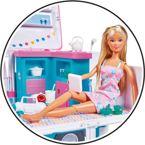 Steffi Love: Steffi z kamperem