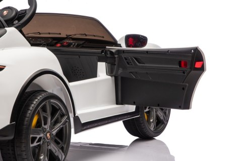 Pojazd Porsche Taycan Turbo S Biały