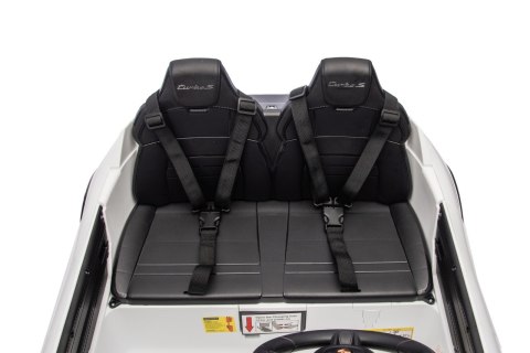 Pojazd Porsche Taycan Turbo S Biały