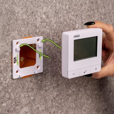 ENGO Controls E25-BATW - Internetowy, natynkowy regulator temp.