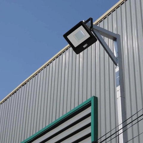 Projektor LED V-TAC 50W SAMSUNG CHIP czujnik ruchu czarny przewód 1M VT-158S-1 4000K 4000lm 5 lat gwarancji