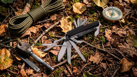 Multitool, urządzenie wielofunkcyjne - scyzoryk