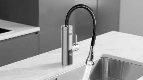 Przepływowy podgrzewacz wody - bateria metalowa kuchenna z elastyczną wylewką