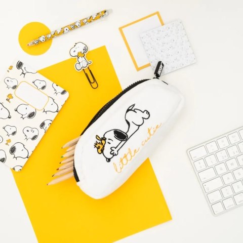 Snoopy - Piórnik pluszowy na przybory z kolekcji Lazy Days