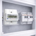 Qoltec Trójfazowy elektroniczny licznik z resetem | miernik zużycia energii na szynę DIN | 400V | 100A | LCD | LED | 4P