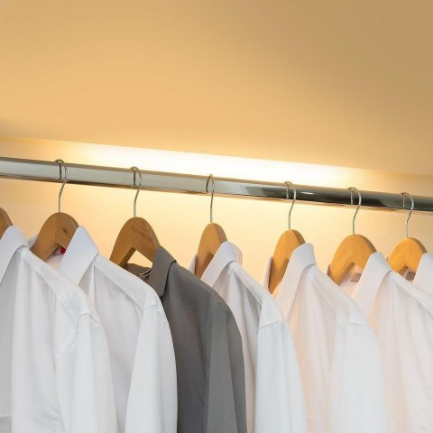 Oprawa podszafkowa V-TAC 2,5W LED czarna czujnik ruchu ładowanie USB 60cm VT-8143 3000K 260lm