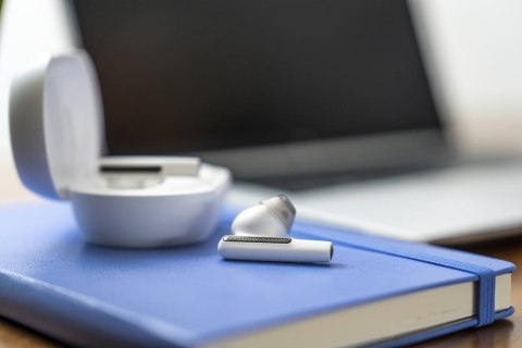Poly Białe słuchawki douszne Voyager Free 60/60+ (2 sztuki)