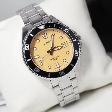 Zegarek Męski Casio MDV-10D-4A2+ BOX