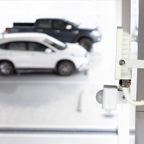 Projektor LED V-TAC 50W SAMSUNG CHIP czujnik ruchu funkcja cut-OFF biały VT-50-S-W 3000K 4000lm 5 lat gwarancji