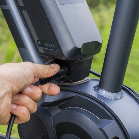 Qoltec Szybka Ładowarka do roweru skutera elektrycznego 36V | 42V | 2A | 5.5*2.1 | wodoodporna +kabel zasilający