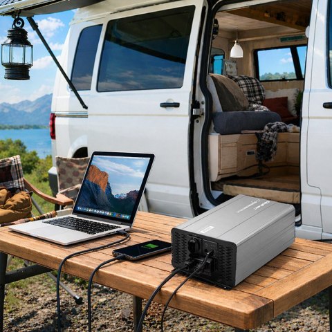 Qoltec Przetwornica napięcia Pure Sine Wave | 12V na 230V | 4000/8000W | UPS BYPASS | USB | Kompatybilna z LiFePO4 GEL AGM