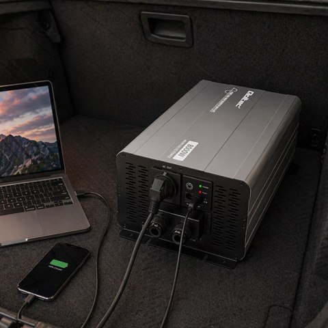 Qoltec Przetwornica napięcia Pure Sine Wave | 12V na 230V | 4000/8000W | UPS BYPASS | USB | Kompatybilna z LiFePO4 GEL AGM