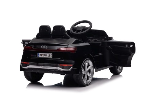 Auto Audi SQ8 czarne na akumulator dla dzieci + pilot 2,4 GHz