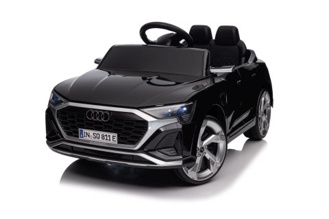 Auto Audi SQ8 czarne na akumulator dla dzieci + pilot 2,4 GHz