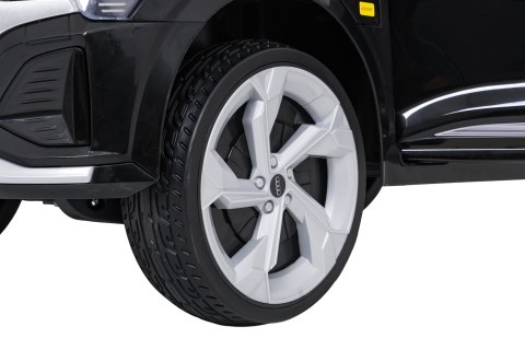 Auto Audi SQ8 czarne na akumulator dla dzieci + pilot 2,4 GHz