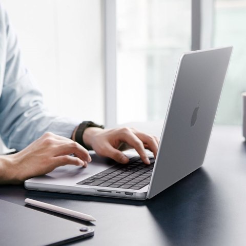 Spigen AirSkin - Obudowa MacBook Pro 16" (M5/M4/M3/M2/M1/2026-2021) (Frost Clear)
