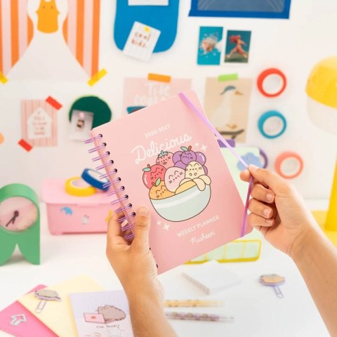 Pusheen - Kalendarz / Planner tygodniowy A5 z kolekcji Fruits 2026/2027