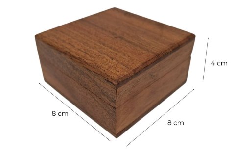 Drewniane Pudełko Prezentowe Szkatułka z wypraską 8x8cm - CLEBBOX