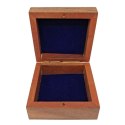 Drewniane Pudełko Prezentowe Szkatułka z wypraską 8x8cm - CLEBBOX
