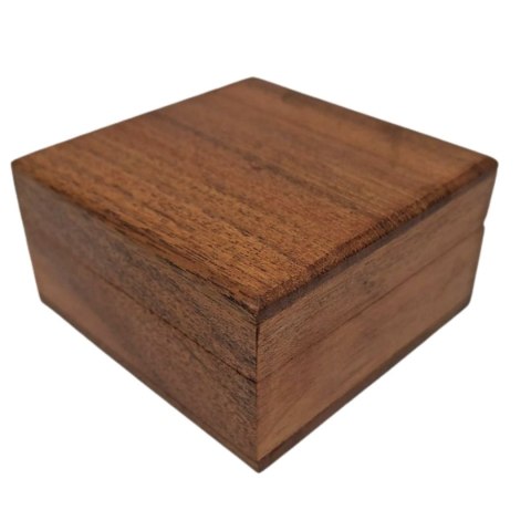 Drewniane Pudełko Prezentowe Szkatułka z wypraską 8x8cm - CLEBBOX