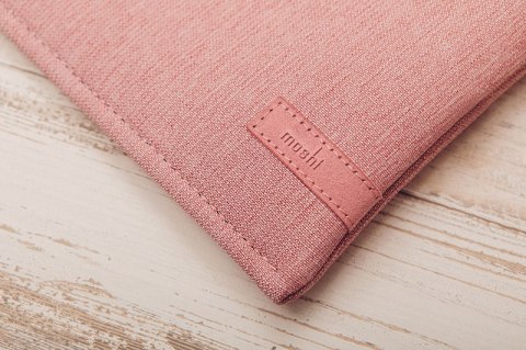 Moshi Pluma - Pokrowiec MacBook Pro 14" (M4/M3/M2/M1/2024-2021) (Carnation Pink)