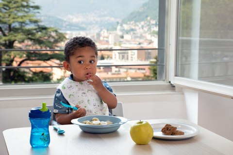 CHICCO 12M+ Zestaw 2 talerzy, niebieski, z antypoślizgową podstawą