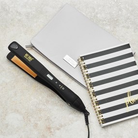 HOT TOOLS SIGNATURE SERIES EMEA 1Ceramiczna prostownica do włosów z LCD