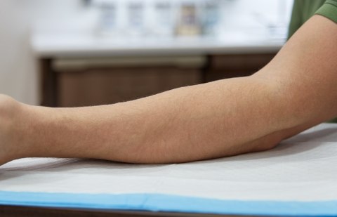 MEDLINE 60x60 cm Podkłady higieniczne superchłonne, niejałowe, 5 warstw, 25 szt.