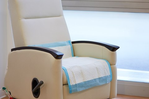 MEDLINE 60x60 cm Podkłady higieniczne superchłonne, niejałowe, 5 warstw, 25 szt.