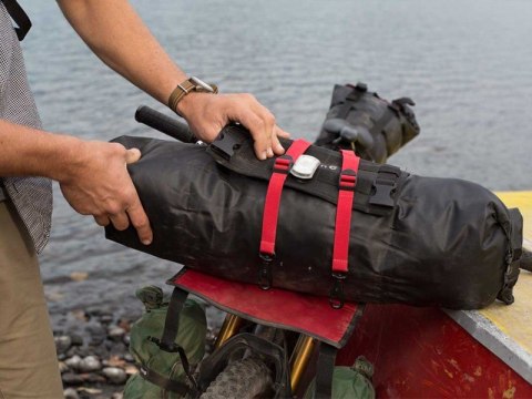 Torba na kierownicę BLACKBURN OUTPOST HANDLEBAR z workiem wodoodpornym (NEW).