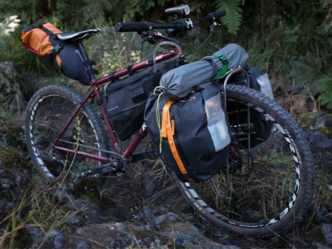 Torba na kierownicę BLACKBURN OUTPOST HANDLEBAR z workiem wodoodpornym (NEW).