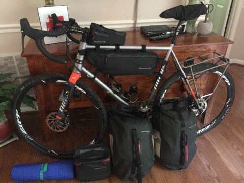 Torba na ramę BLACKBURN OUTPOST TOP TUBE 1L wodoodporna czarna 185g (NEW).