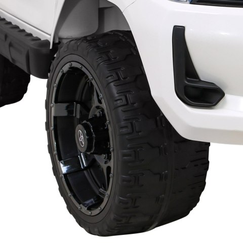 Toyota Hilux na akumulator dla dzieci Biały Pickup + Napęd 4x4 + Pilot + 2 bagażniki