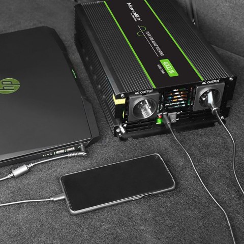 Qoltec Przetwornica napięcia Monolith | 2000W | 4000W | 12V na 230V | Czysty Sinus