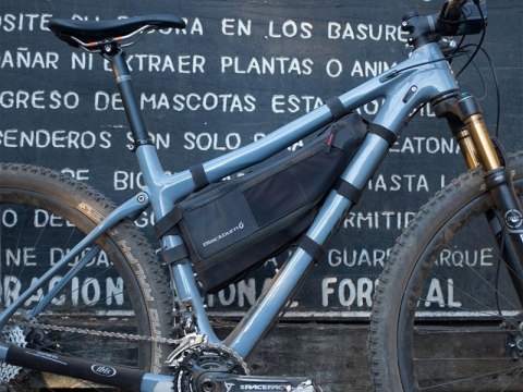 Torba na ramę BLACKBURN OUTPOST FRAME BAG LARGE 6,95L wodoodporna roz.L czarna (NEW 2026)