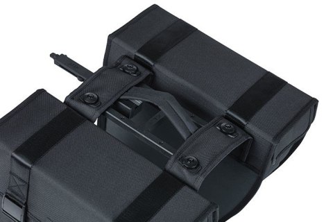 Sakwa podwójna BASIL TOUR DOUBLE PANNIER BAG MIK 28L, MIK System (ready to go) wodoodporna black (WYPRZEDAŻ -50%)