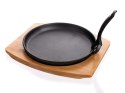 Patelnia żeliwna z drewnianą deską Grada 22cm