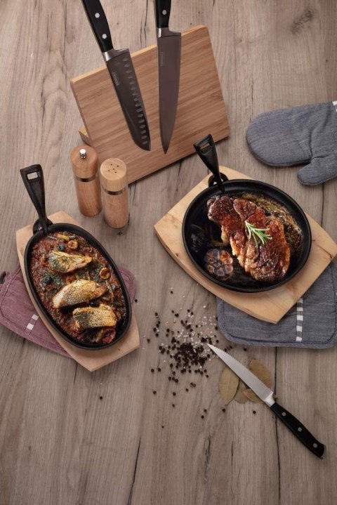 Patelnia żeliwna z drewnianą deską Grada 22cm