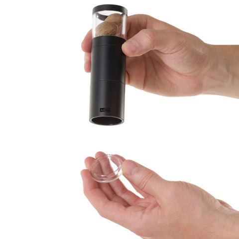 Młynek do gałki muszkatołowej Muskatino czarny