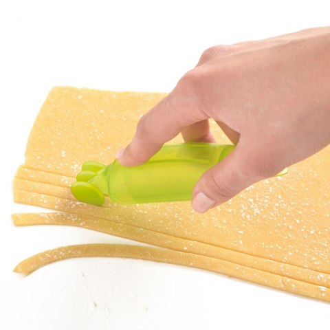 KRAJALNICA Z WYMIENNYMI OSTRZAMI DO MAKARONU