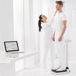 SECA 704S Waga kolumnowa z wzrostomierzem i funkcją BMI, do 300 kg