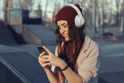 Bezprzewodowe słuchawki nauszne Kruger&Matz model Street 3 Wireless, kolor czarny