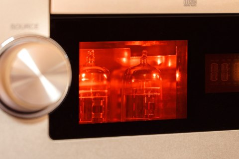 Wieża lampowa Kruger&Matz KM1961 (CD, USB, Bluetooth + NFC, radio cyfrowe DAB+, FM)