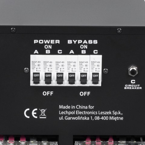 Automatyczny trójfazowy stabilizator napięcia KEMOT PROavr-25k