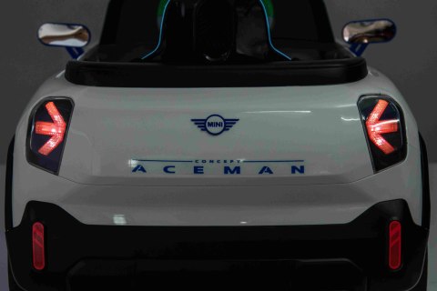 Pojazd Mini Concept Aceman Biały crossover