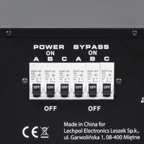 Automatyczny trójfazowy stabilizator napięcia KEMOT PROavr-20k