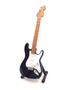 Mini gitara inspirowana Kurt Cobain - MGT-3247