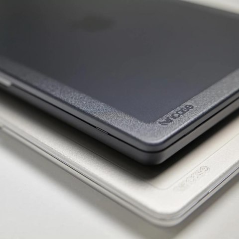 Incase Edge Hardshell Case - Etui MacBook Air 13" M4 (2025) / M3 (2024) / M2 (2022) (Black)